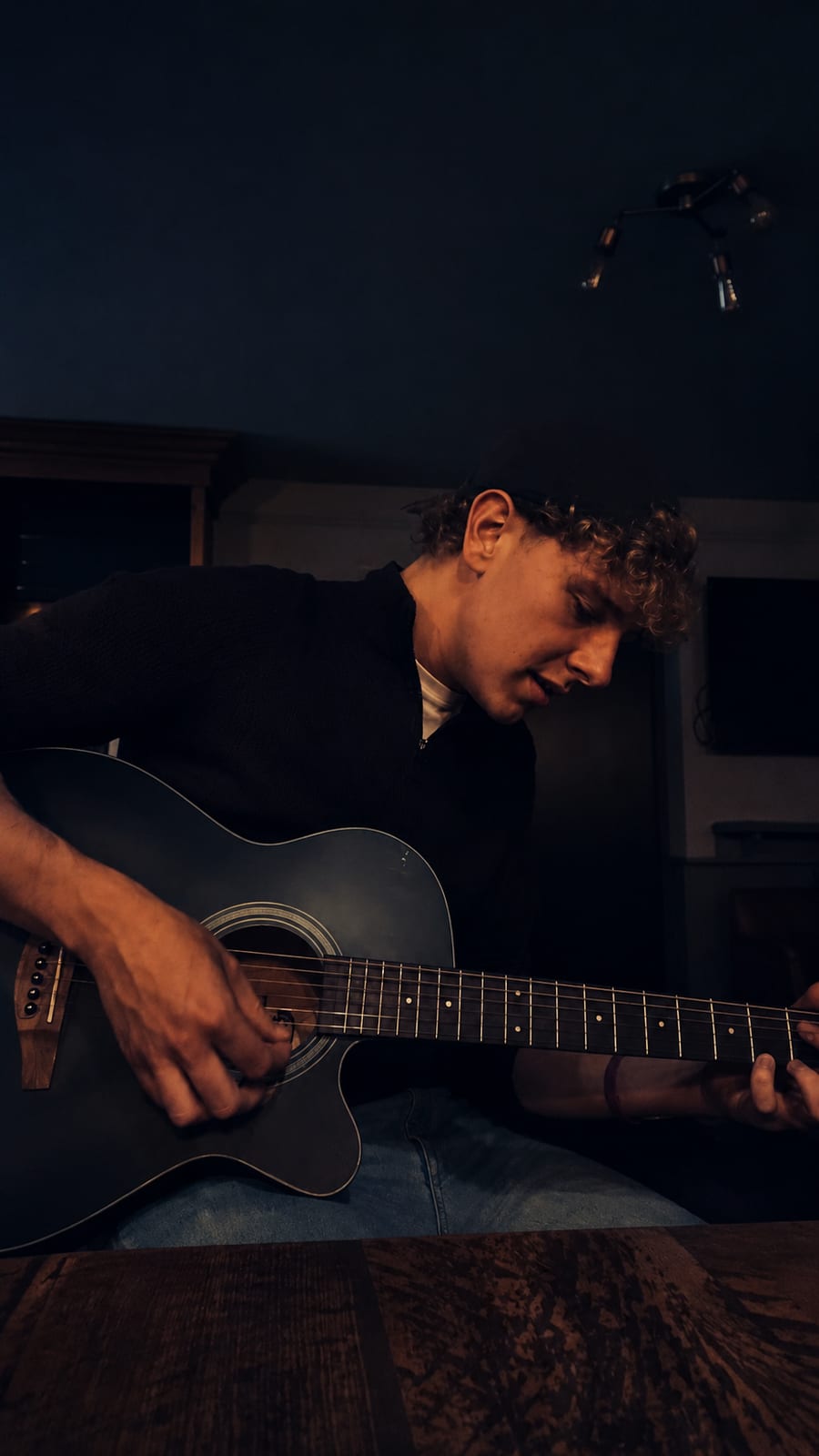 Theo G Cartwright — acoustic session